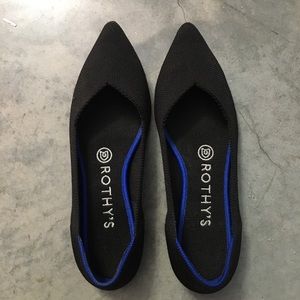 Rothys Black points size 7